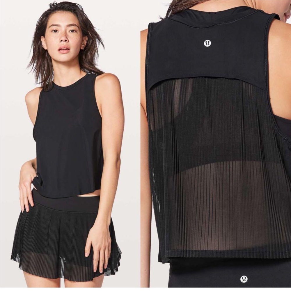 Lululemon black cropped flowy tank top size 4